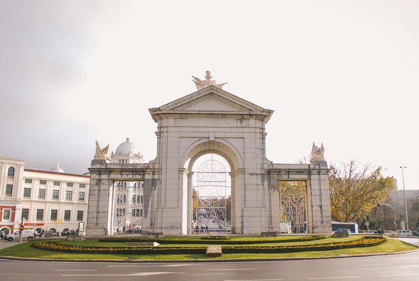 Hoe kun je de beste souvenirwinkels in Nederland vinden tijdens je reis?